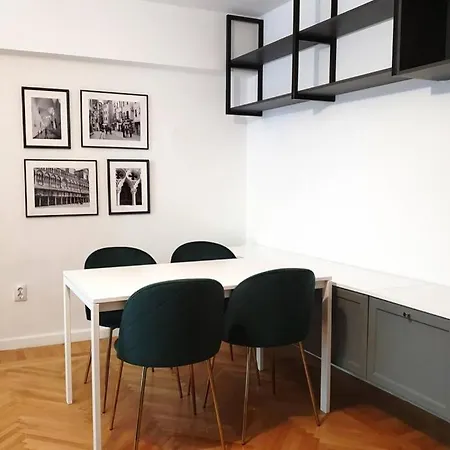 Brand New Boheme Appartment In The Verry Down Town. דירה בוקרשט