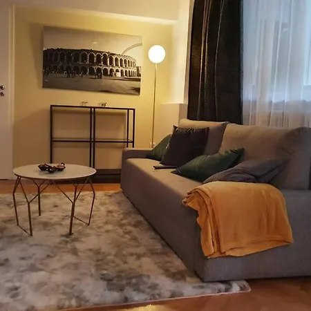 דירה Brand New Boheme Appartment In The Verry Down Town. בוקרשט