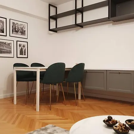 Brand New Boheme Appartment In The Verry Down Town. דירה *